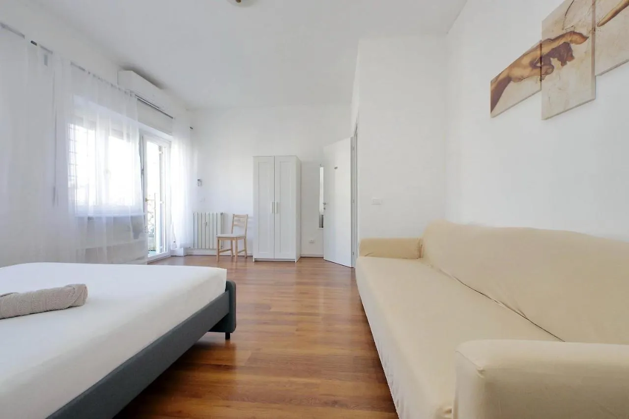 Zucchi Rooms Řím 0*,